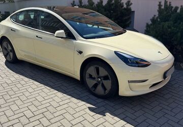 Tesla Model 3 34.500 km 37.990 &euro; Dresden 01159