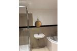 Coswig: Bad mit Wanne und Dusche und offene Küche mit EBK - Etagenwohnung Coswig Coswig | Angebot:27312827