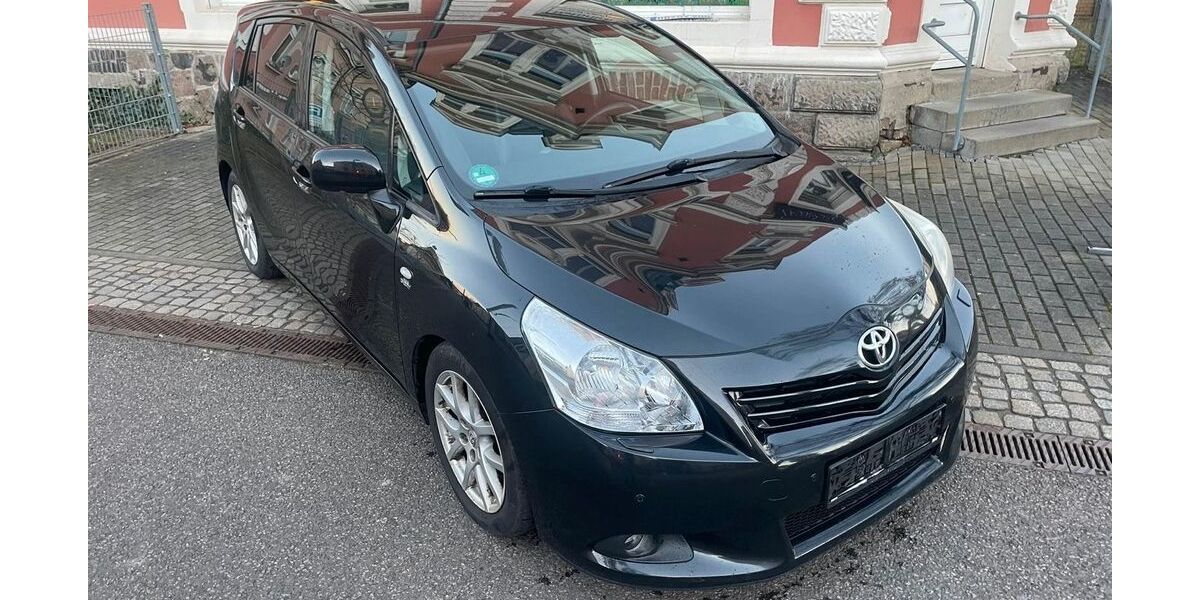Toyota Verso 272.000 km 3.999 &euro; Dresden 01139