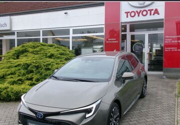 Toyota Corolla 19.100 km 26.490 &euro; Dresden 01259