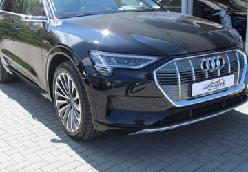 Audi e-tron 30.590 km 54.990 &euro; Dippoldiswalde 01744