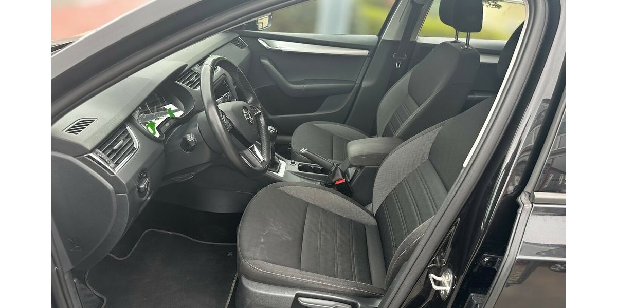 Skoda Octavia Combi Ambition 168.822 km 10.995 &euro; Meißen 01662