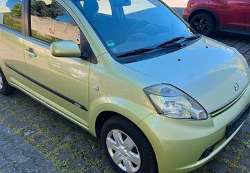 Daihatsu Sirion 179.000 km 1.999 &euro; Dresden 01139