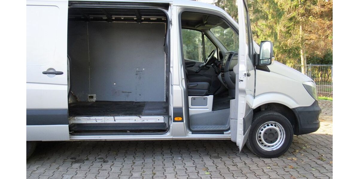Mercedes-Benz Sprinter 215.000 km 12.990 &euro; Gröbern bei Meissen 01689