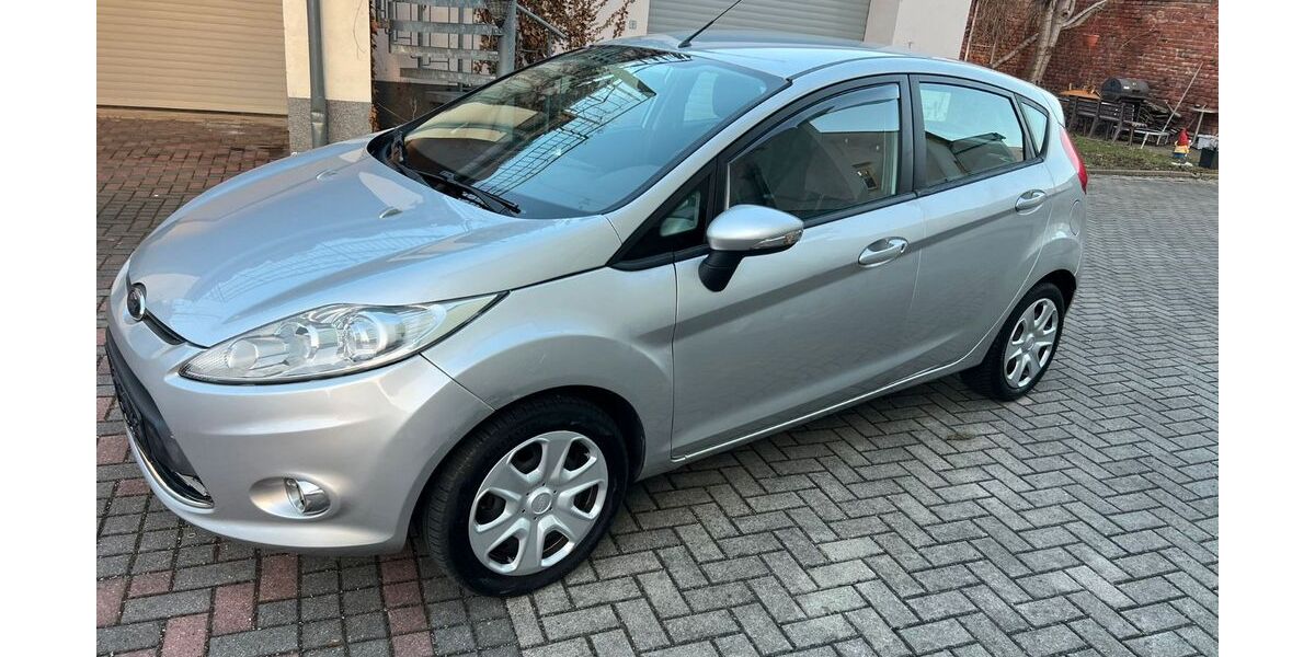 Ford Fiesta 109.800 km 3.333 &euro; Dresden 01139
