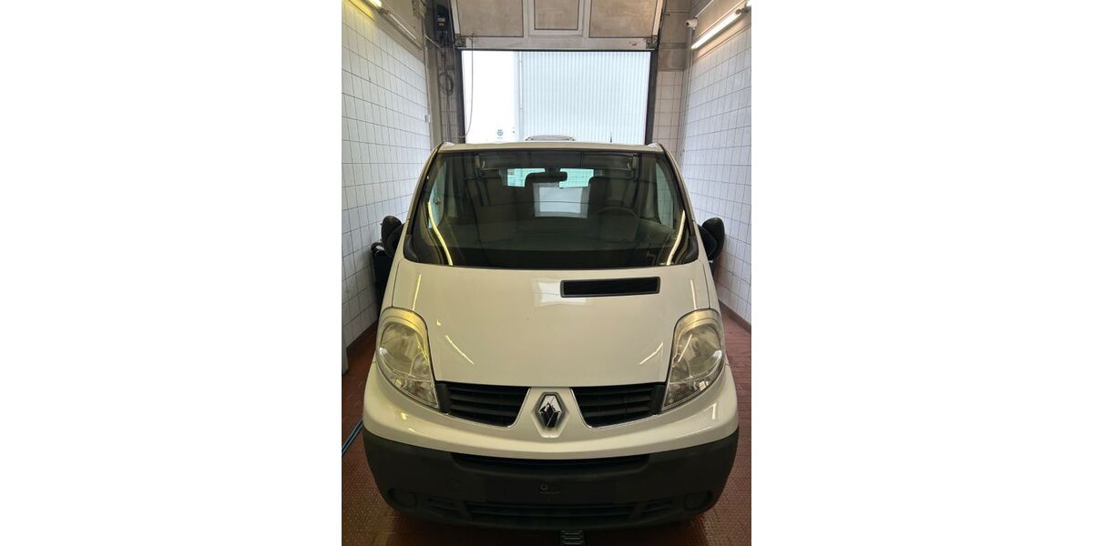 Renault Trafic 179.300 km 7.485 &euro; Dresden 01259