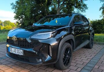 Toyota Yaris Cross 27.000 km 23.500 &euro; Dresden 01237