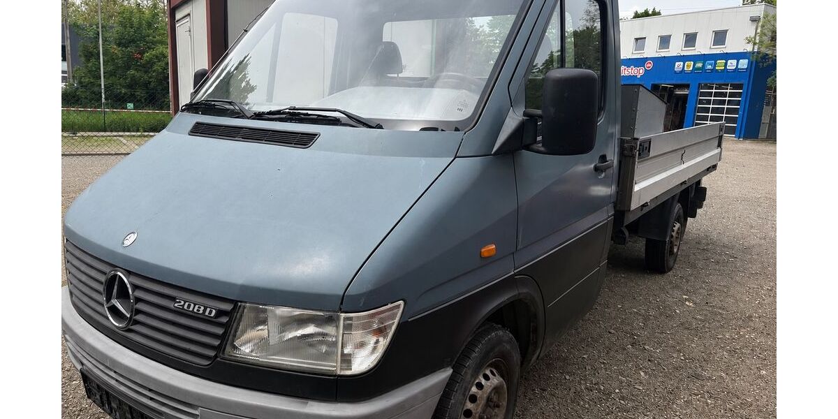 Mercedes-Benz Sprinter 216.000 km 4.999 &euro; Dresden 01139