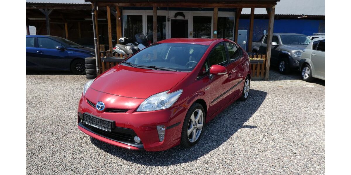 Toyota Prius 161.218 km 7.990 &euro; Dresden 01219