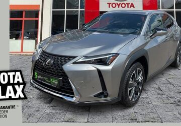 Lexus UX 37.281 km 27.240 &euro; Dresden 01139