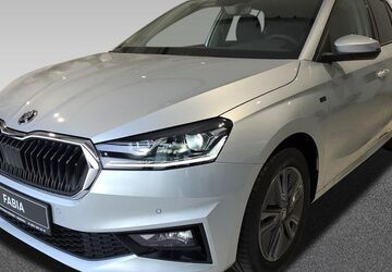 Skoda Fabia 5.268 km 21.940 &euro; Dresden 01067