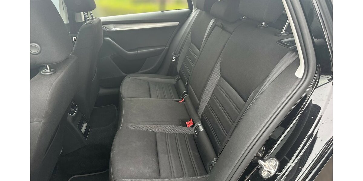 Skoda Octavia Combi Ambition 168.822 km 10.995 &euro; Meißen 01662