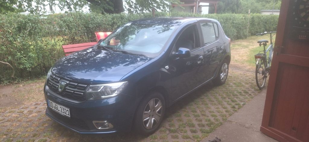 Dacia Sandero 51.000 km 5.900 &euro; Dresden 01259