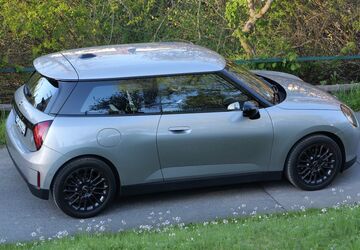 Mini Cooper SE 9.800 km 26.500 &euro; Struppen 01796
