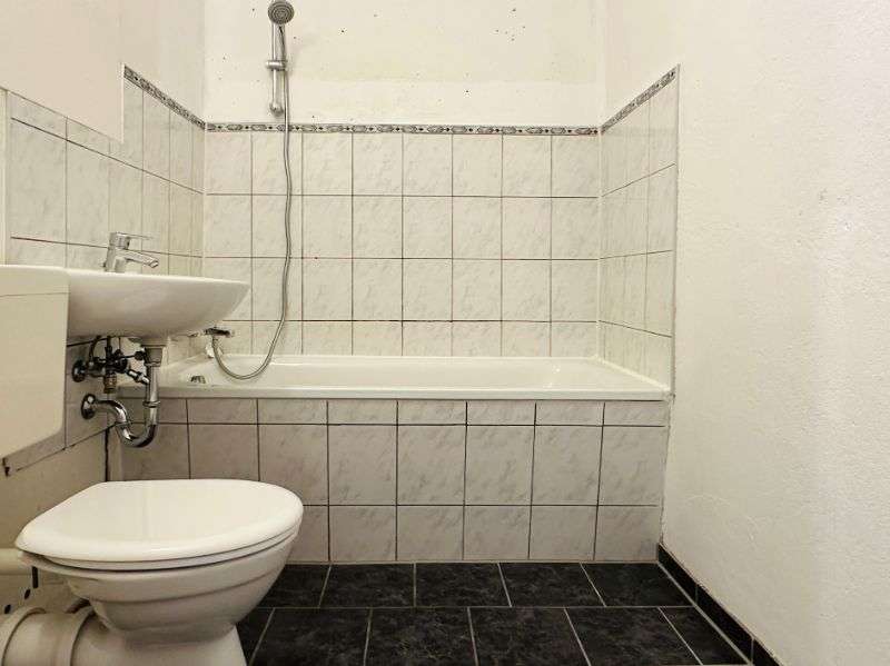 Etagenwohnung Freital Potschappel - 1 Zimmer, 33 m&sup2;, 225&euro; | Angebot:27357124